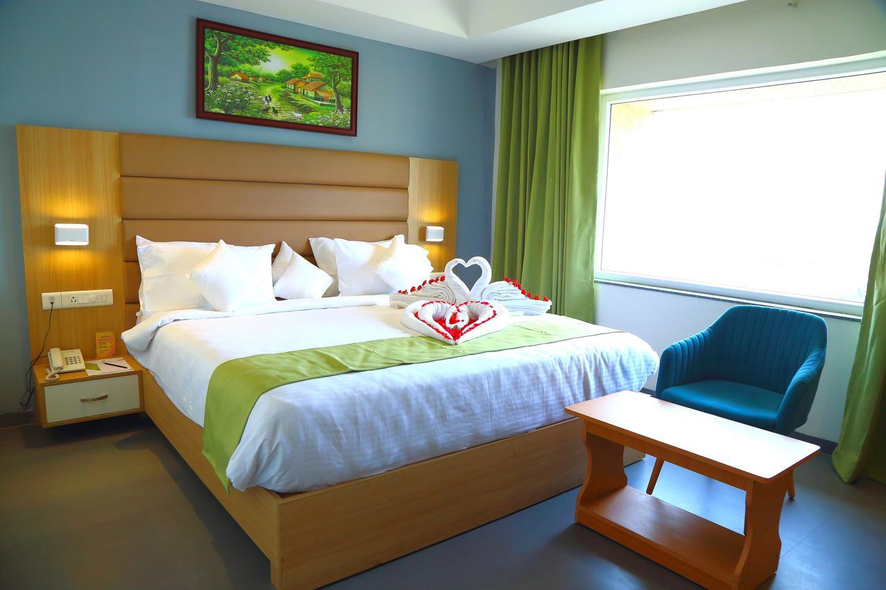 Abhayaa Hotel Visakhapatnam Buitenkant foto