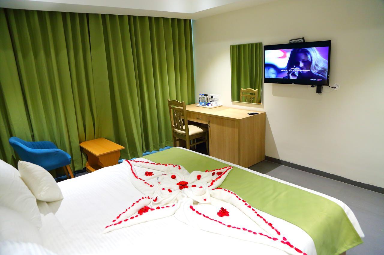 Abhayaa Hotel Visakhapatnam Buitenkant foto