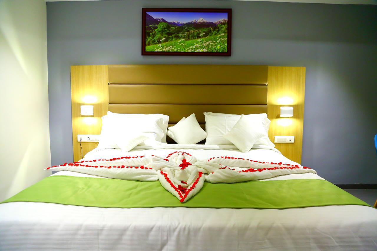 Abhayaa Hotel Visakhapatnam Buitenkant foto