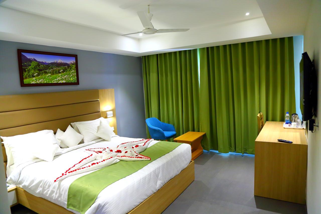 Abhayaa Hotel Visakhapatnam Buitenkant foto