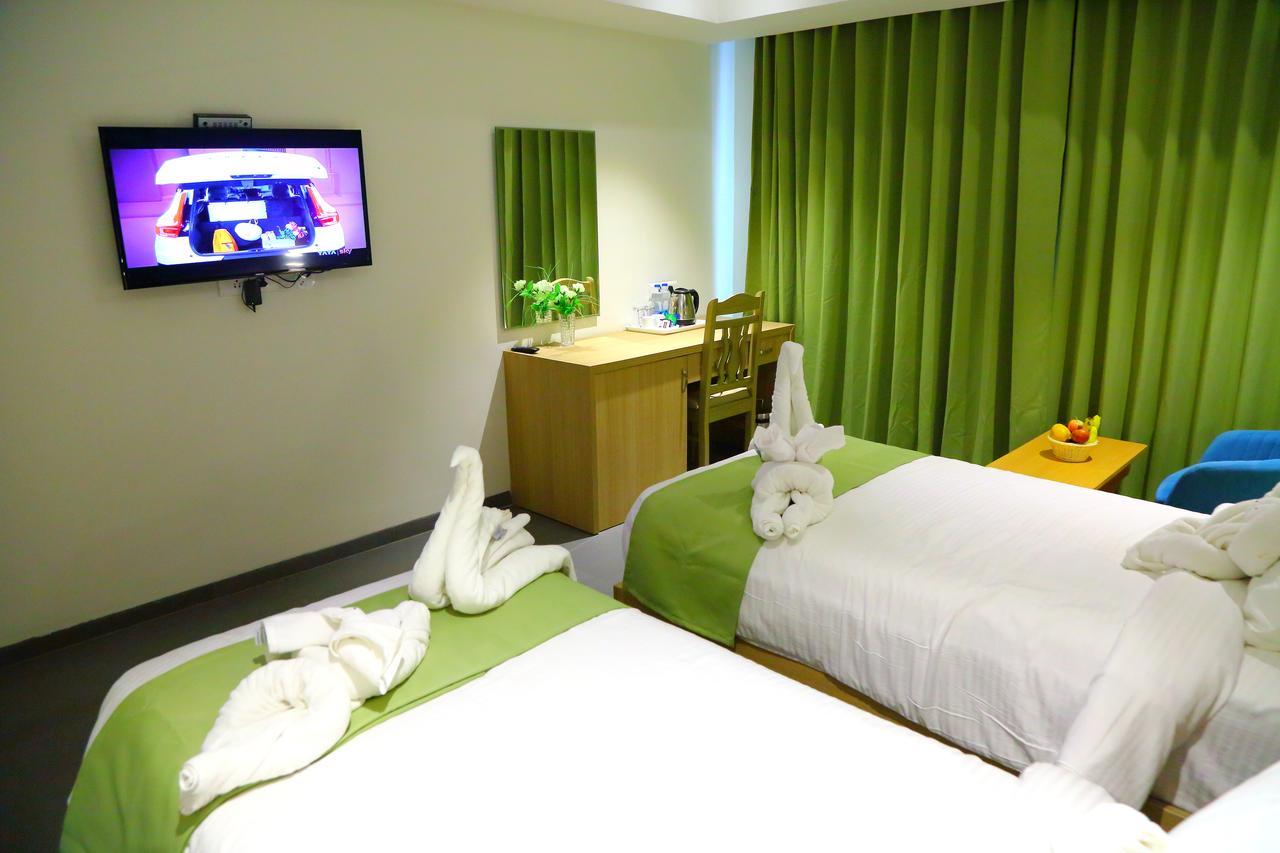 Abhayaa Hotel Visakhapatnam Buitenkant foto